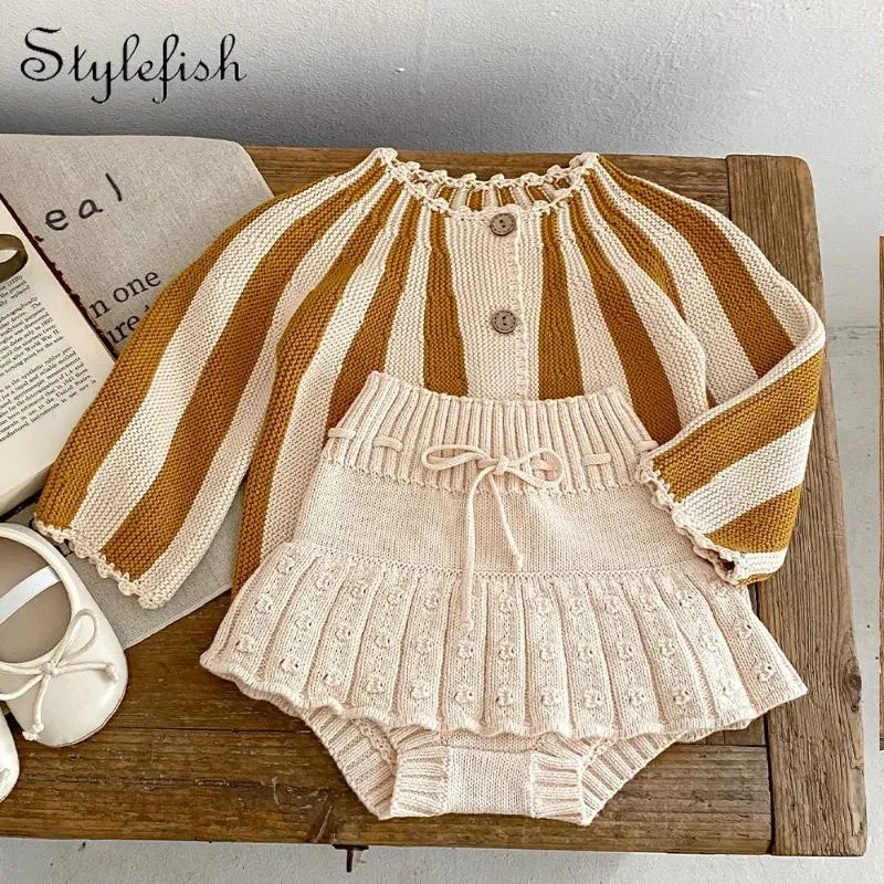 Kledingsets Ins Spring en Autumn Fashion Net Red Red Infant Toddler Girl Baby Buitenlander Stripe Gebreide jas Rokken Tweedelige set