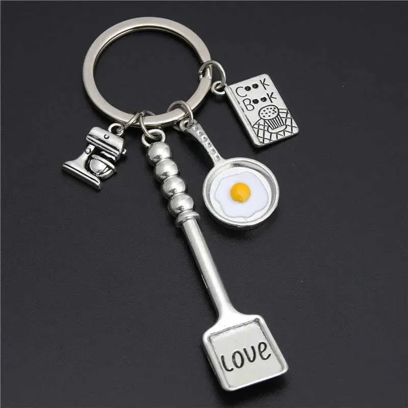 Kliny Smycze 1PC Pieczenie Charms Egg Fry Gotowanie przybory uwielbiam łopatę książkę kucharską Kluczowy pierścionek cukierniczy Szef Fastie Baker Prezent Q240403