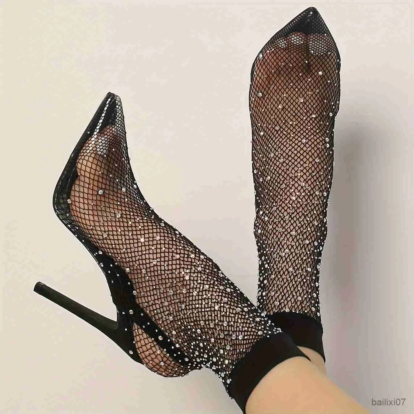 Chaussures habillées Élégantes talons de stiletto pour femmes avec un détail scintillant de strass - conception de maille respirante pour les occasions spéciales vêtements de soirée