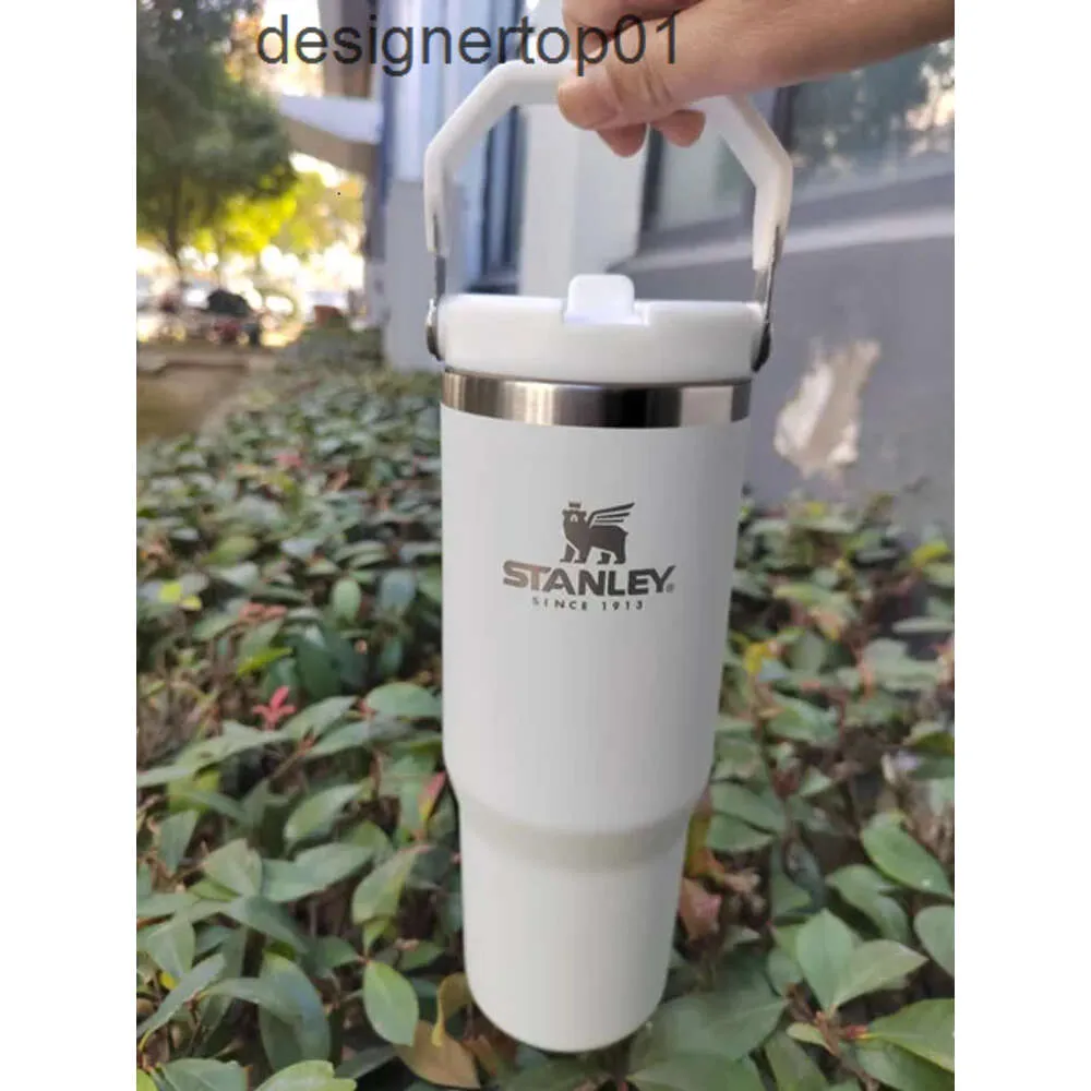 Garrafas de água de Stanleliness 20 onças de 30 onças de preservação de calor Tumblers de aço inoxidável aço ao ar livre de grande capacidade Carmugs Carmugs reutilizáveis Cuple de flip com f jrdv