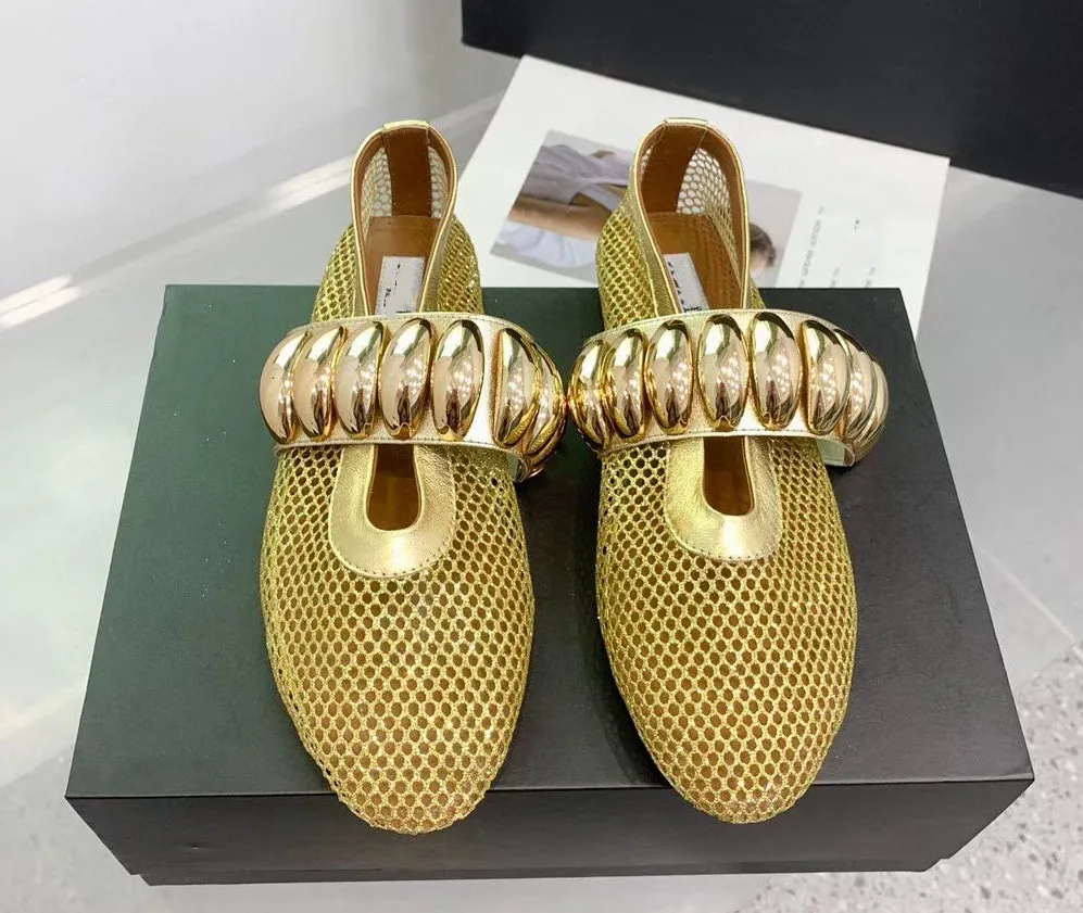 Summer Designer Shoes Brand Flat Sandals Luxury Sandals äkta läder från 35 till 41 White Black Gold Silver Colors Snabb leverans Passistpris