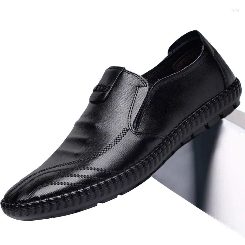Chaussures décontractées 2024 Luxury Men en cuir Drive authentique pour hommes Pu Pions plats paresseux