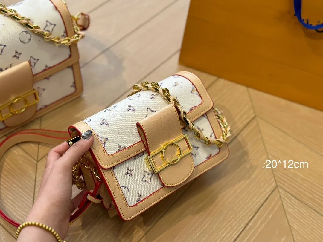 Toppkvalitetsdesigner Messenger Bag Handbag Crossbody Bag Luxury Chain Classic Vintage Canvas Womens Envelope White Bag