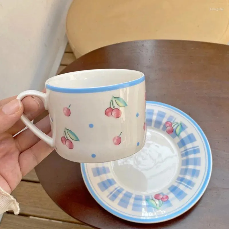 Tazze di piattini da caffè ciliegia tazza di tè pomeridiano medievale set ceramico latte nero con piastra bevanda creativa uffice home office cucina mil