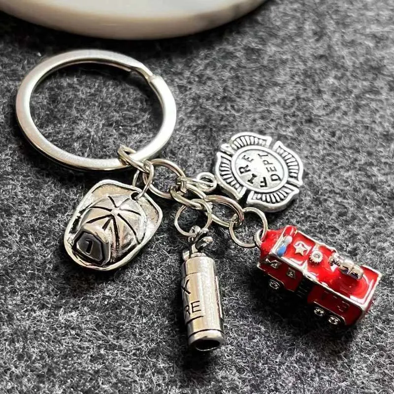 Keychains Lanyards Fire Engine Extensioner Axe Cap Dept Fireman Preovighter Keychain Keyring Man Accessory Jewelry Pendant Q240403