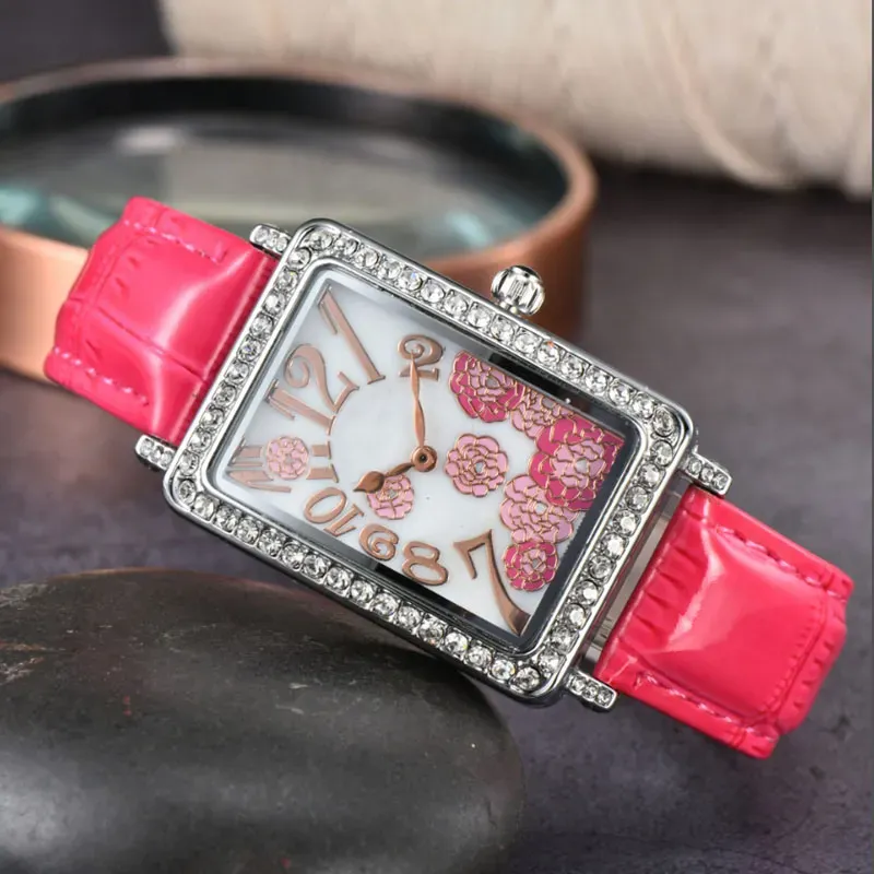 高品質の女性時計クォーツムーブメントローズゴールドシアケースレザーストラップ女性ドレスウォッチ愛好家トップデザイナー腕時計ジュネーブ
