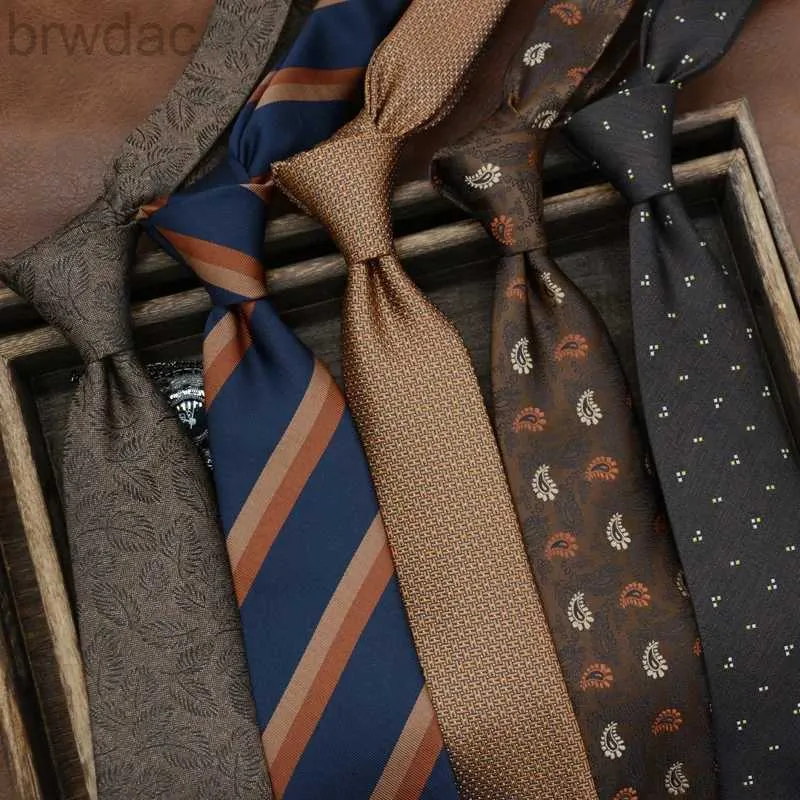 Ties da collo 2023 inverno Nuovo lavoro casual da uomo indossa cravatta festa di nozze versione coreana versione da 8 cm Stampato a mano Ufficio Floral Stripe Tie Gift 240407