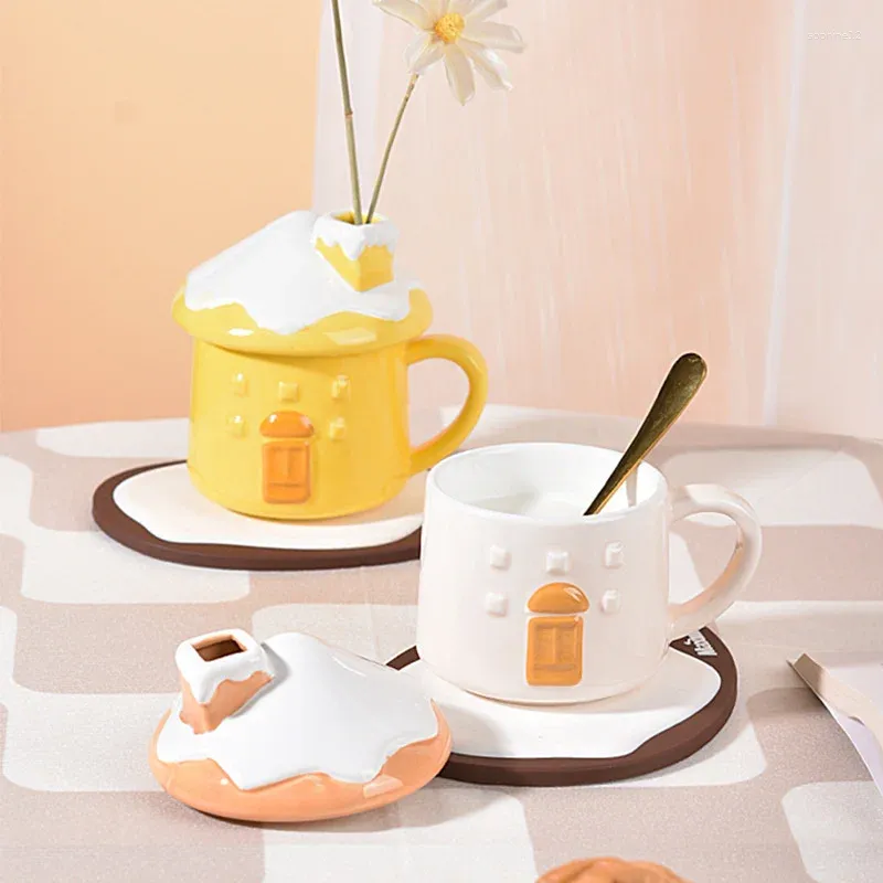 Tazze cartone animato Snow House Cucio di caffè in ceramica con bevande a piattino Creativa creativa del regalo di compleanno di natale kawaii kawaii