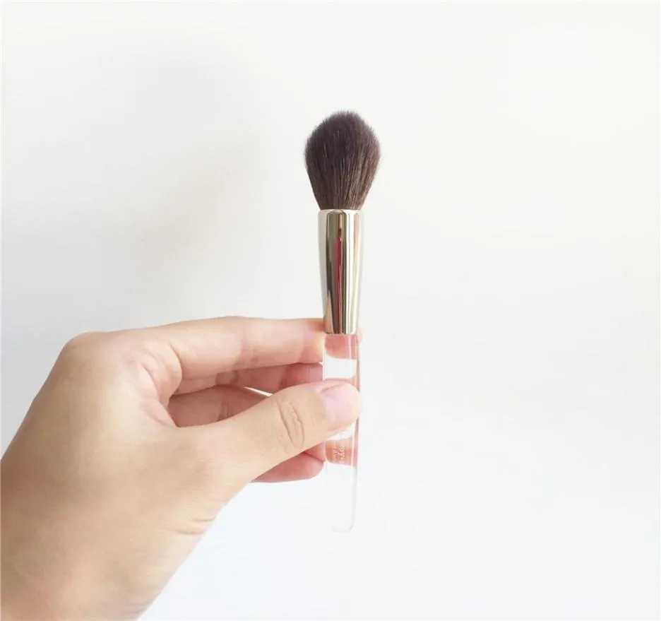 Trishmcevoy Brush 48 Sculpt Blend Bash Brush Soft Goat Hair Stożrowane rozświetlacz Wieszarnia Pędzel Pędzel Makeup Applicato7869767