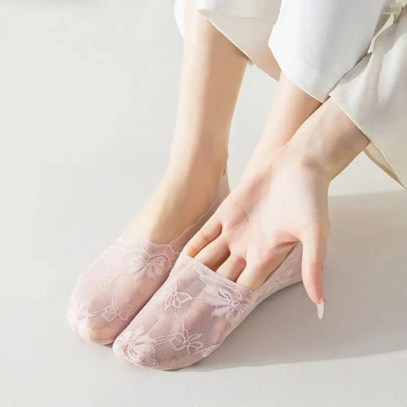 Женские носки дышащие сетчатые кружевные мода неглубокие мягкие низкооттрайные лайнеры невидимые эластичные цветочные лук чуловки