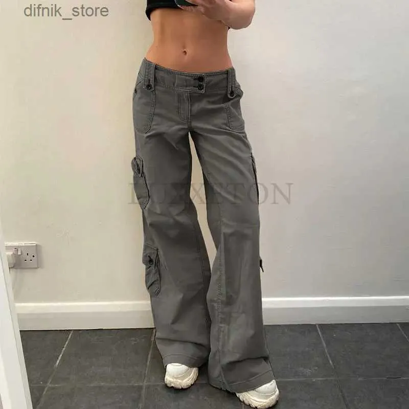 Frauen Jeans Knopf Low Taille Y2K Denimhose Frauen Taschensticke gerade Frachthosen Vintage lässig graue Strtwear -Jeans Y240408