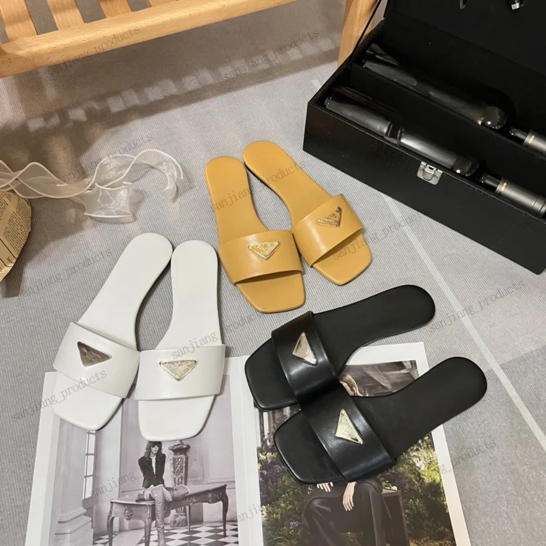 fashion Soft padded nappa leather Slippers slides womens black white Summer Platform Sandals shoes triangle flats sandal women luxury designer slipper bath Loafer