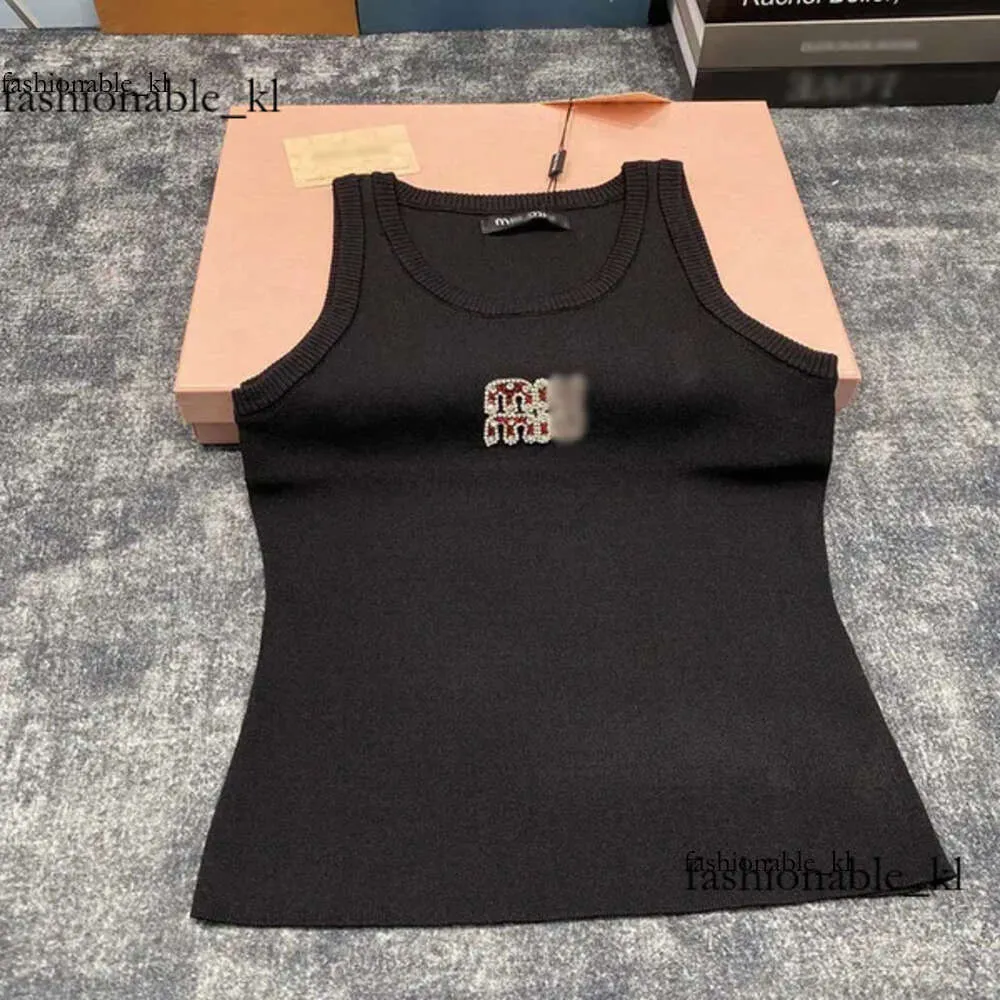 MIUI BAG Designers T-shirt Damskie czołgi MIU Anagram-Embram-Cotton-Blend Tank Top Shorts Designer garnitur Knitte Femme Cropped Jersey Ladies Tops Mui Mui 745