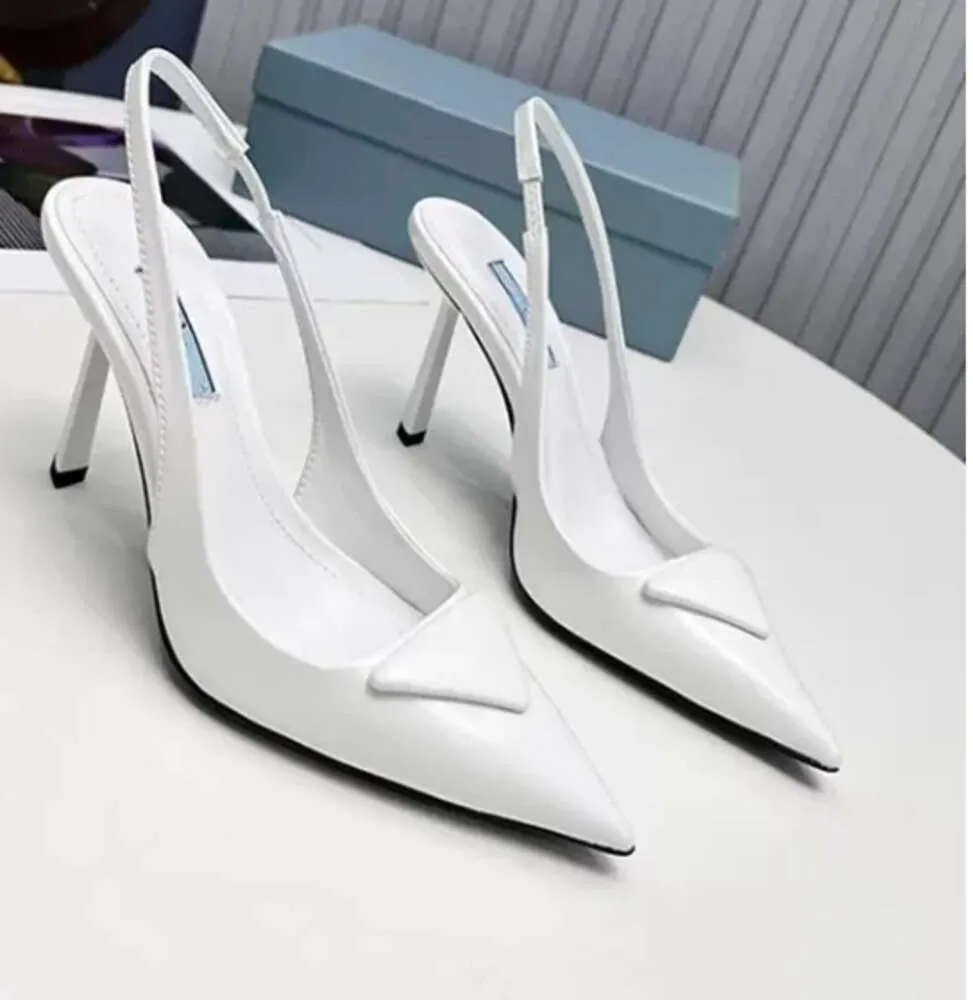 Dress Shoes Luxury Brands 2024 Designer Sandaal Hoge hakken Lage hak Zwart geborsteld Leather Slingback Pumps Zwart Wit Patent Leathers 35-40 Fashion Shoes 436668899