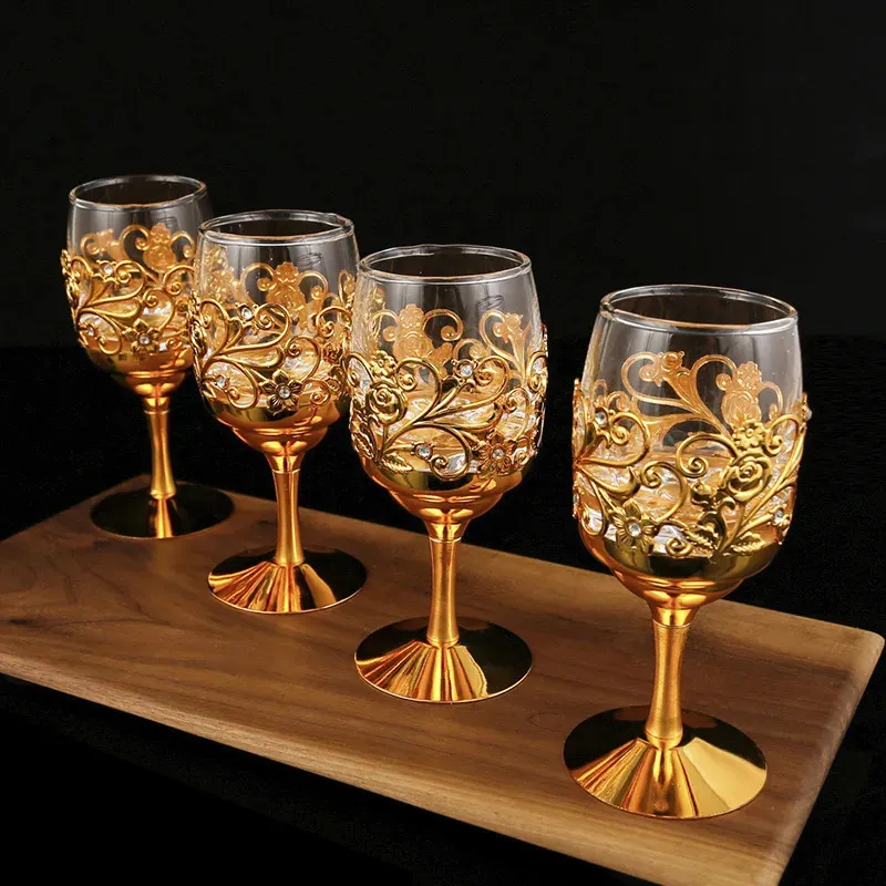 24 pezzi di bicchieri da vino set di liquori di fodka creativo a liquore tazza di fiori d'oro in stile europeo 240408