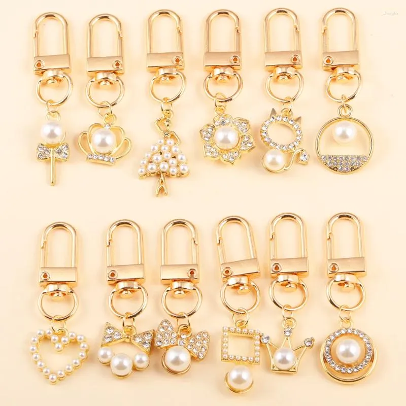 Keychains 2pcs Luxe Crystal Pearl Crown Bowknot Love Heart Hangende sleutelhanger voor vrouwen Girls Fashion Handtas Handtas Case Key Ring Gifts