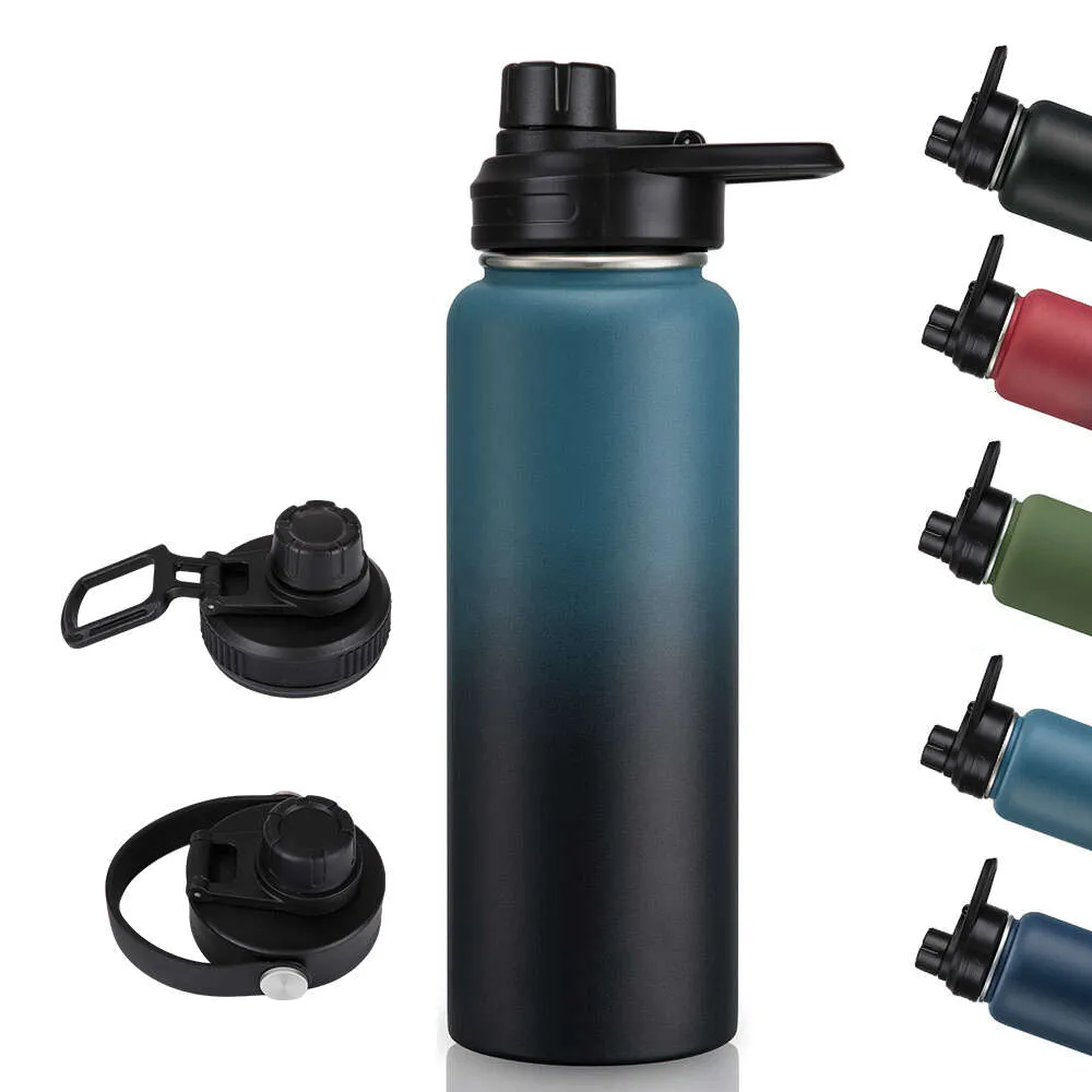 Bottiglia d'acqua da viaggio da 32 once completa personalizzata con adesivi impermeabili e coperchio di paglia