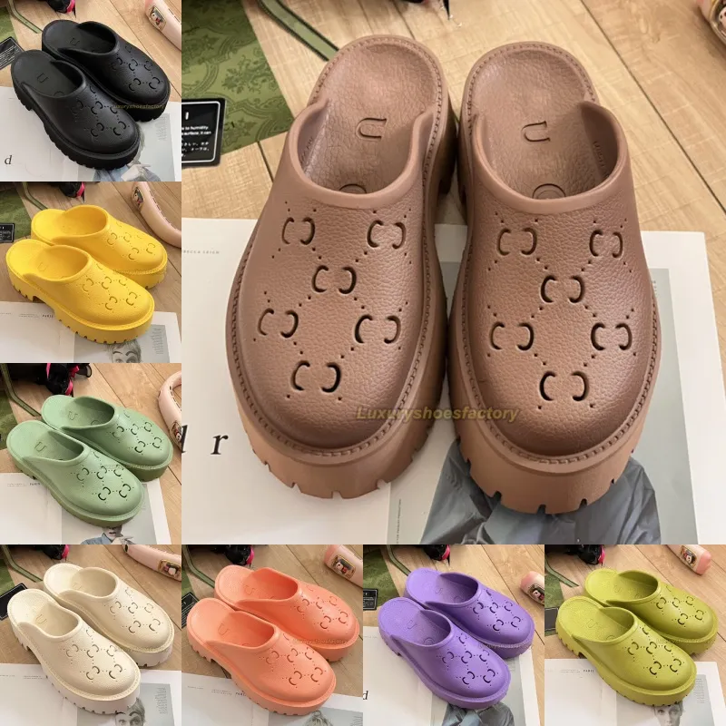 Damesplatform geperforeerd 2-G sandaalontwerper Rubberplatform Lug Sole uitgesneden motief bovenop middenhiel geperforeerde sandalen muildieren wit groen bruine slip-on strandpantoffels