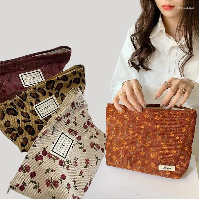 Bolsas de cosméticos de grande capacidade Viagem Bolsa de maquiagem Organizador Bolsa de flores vintage Vintage com zíper para mulheres