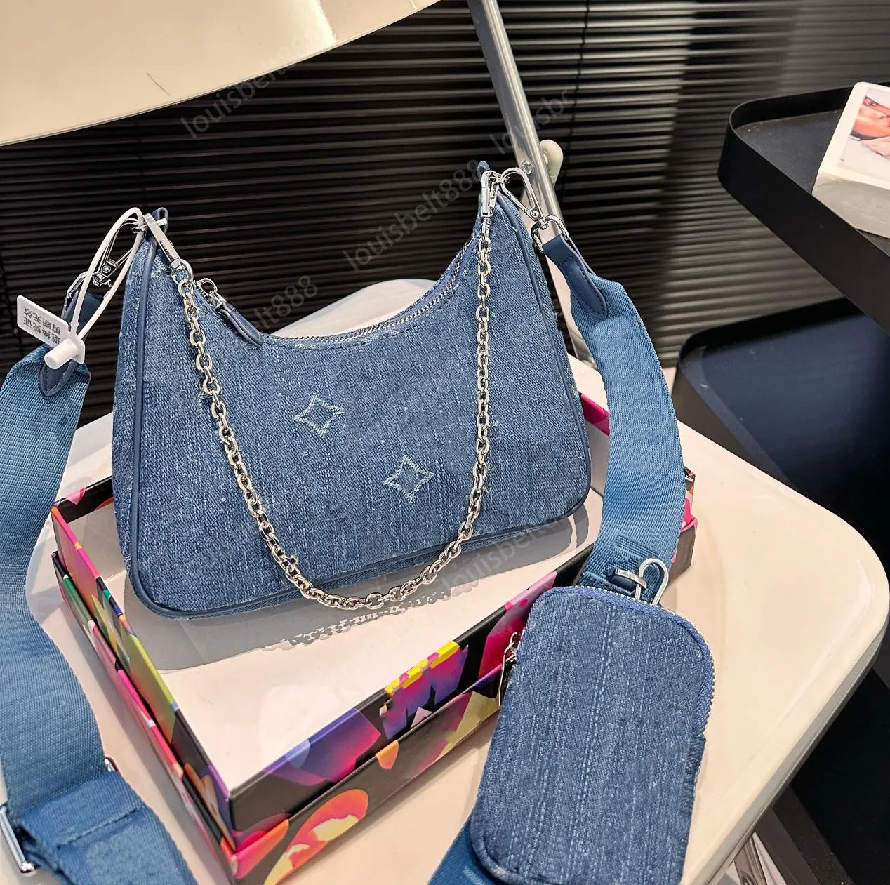 Fashion Classic Luxury French Brand Designer Bag New Women's Retro Style denim 2-i-1 dragkedja axelväska underarm plånbok kan hållas crossbody väska 2 remmar två färger