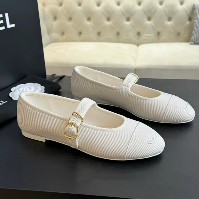 Mary Jane Shoes Designer Classic Dress Shoes Round Toes Flats Ballet Pule Slip on Restoers Cotton Silk Assored Shoes Metal Metal Cheghing Buckle Gifts