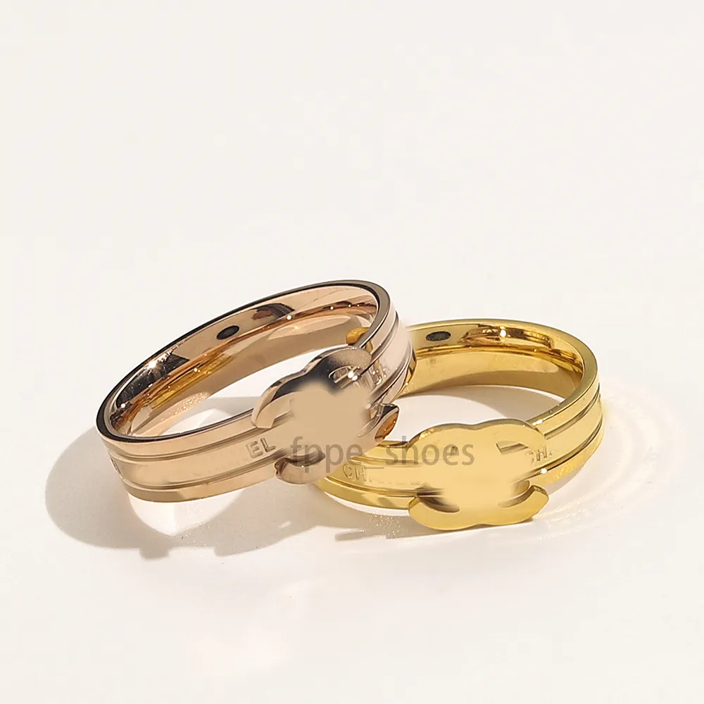 Anéis de grife para mulheres Design de moda de luxo clássica Ringas de aço inoxidável unissex