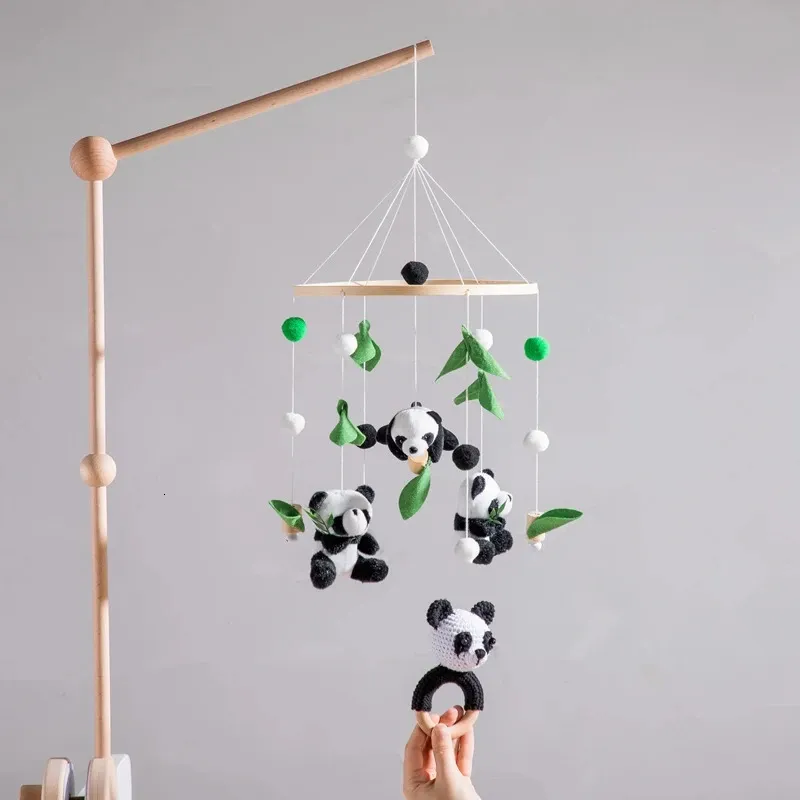 Crochet Panda Hiled Bed Bell For Baby Wood Hanging Toys Mobile en bois sur les cadeaux Born Music Box 240408