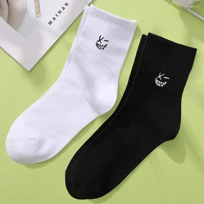 Chaussettes pour hommes 2 paires brodées à mi-tube printemps automne créatif mauvais rires sueur absorption respirable noir blanc garçon