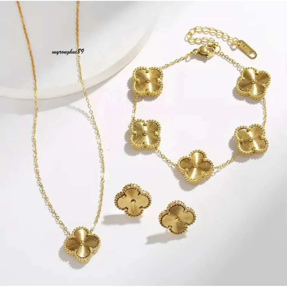 4 set di gioielli da design a trifoglio a quattro foglie Set di gusci di diamante Donne Orecchini bracciali Collana Regalo di compleanno di San Valentino