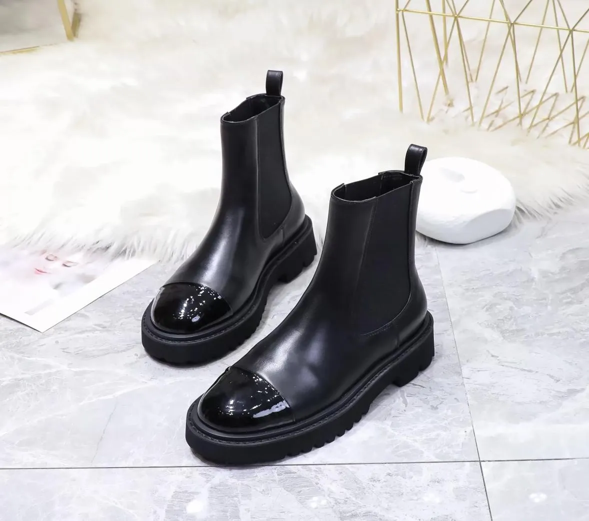 Дизайнерские роскошные ботинки с лодыжкой женщины кожа Martin Boot Classic Fashion Calfskin Short Booty8500996