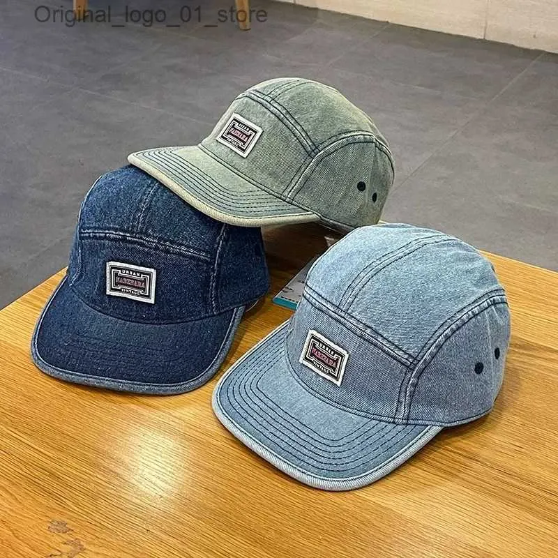 Bollkåpor Retro Flat Brim Denim Baseball Hat Mens Harajuku Button Hat Fashionable Street Clothing 5 Panel Skateboard Hat Cassette Gorra Q240408