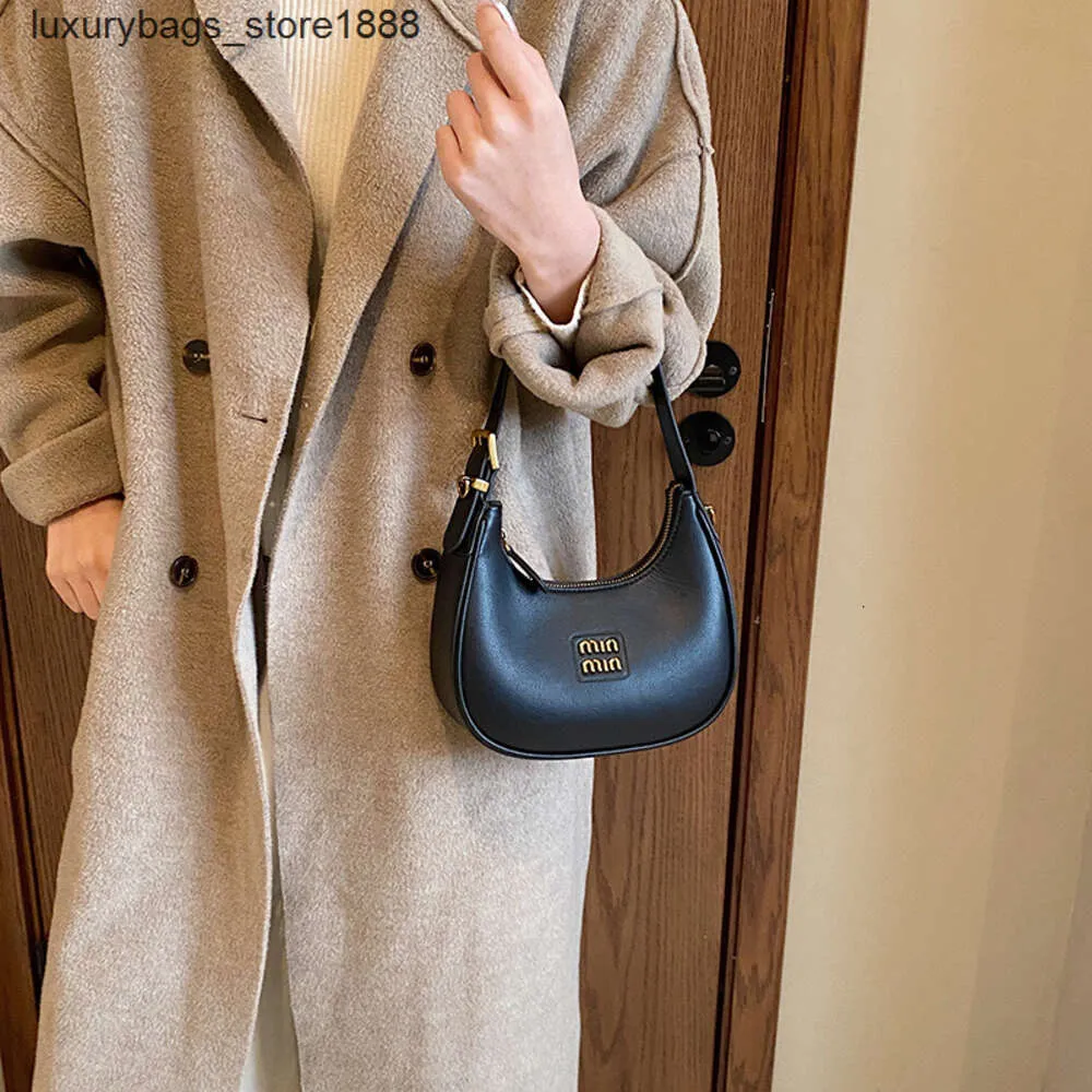 Handbag Factory 5A Trend Classic Style Underarm Bag for Women New High-End Design Autumn och Popular Handheld One Shoulder Crossbody