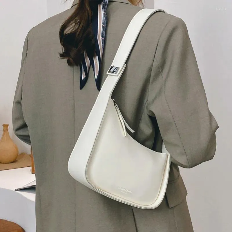 Bolsa retro bolsa de grande capacidade feminina primavera 2024 Moda coreana feminino largo ombro Mensageiro Underxul