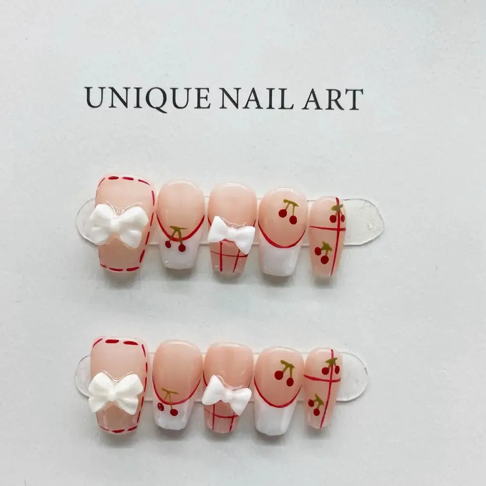 Handgjorda rosa nageluppsättningar Press On Korean Fairy Y2K Design Återanvändbart lim False Nails Acrylic Full Cover Tips Star 240328