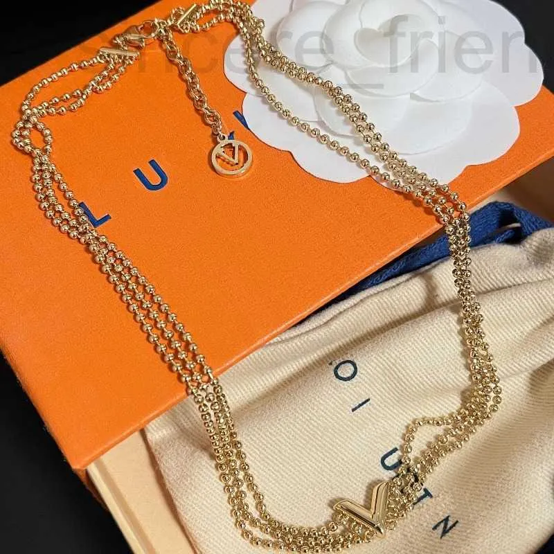 Pendant Neckor Designer Designer Brand Autumn Hot Style Accessories New Womens Boutique Chain Halsband Högkvalitativ rostfritt stål smycken V7TA