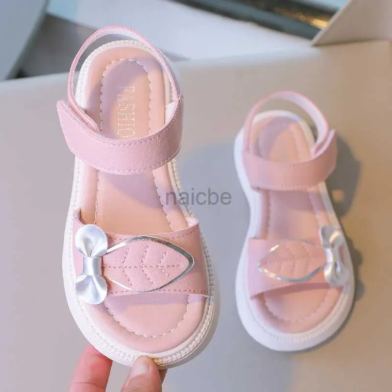 Slipper 2023 Nouvelles filles sandales laissent des chaussures pour enfants de mode