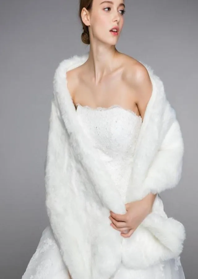 Luxueuse autruche plume nuptiale châle enveloppe enveloppe le mariage manteau haussier la mariée d'hiver mi-mariage boleros veste couture ld050938054740