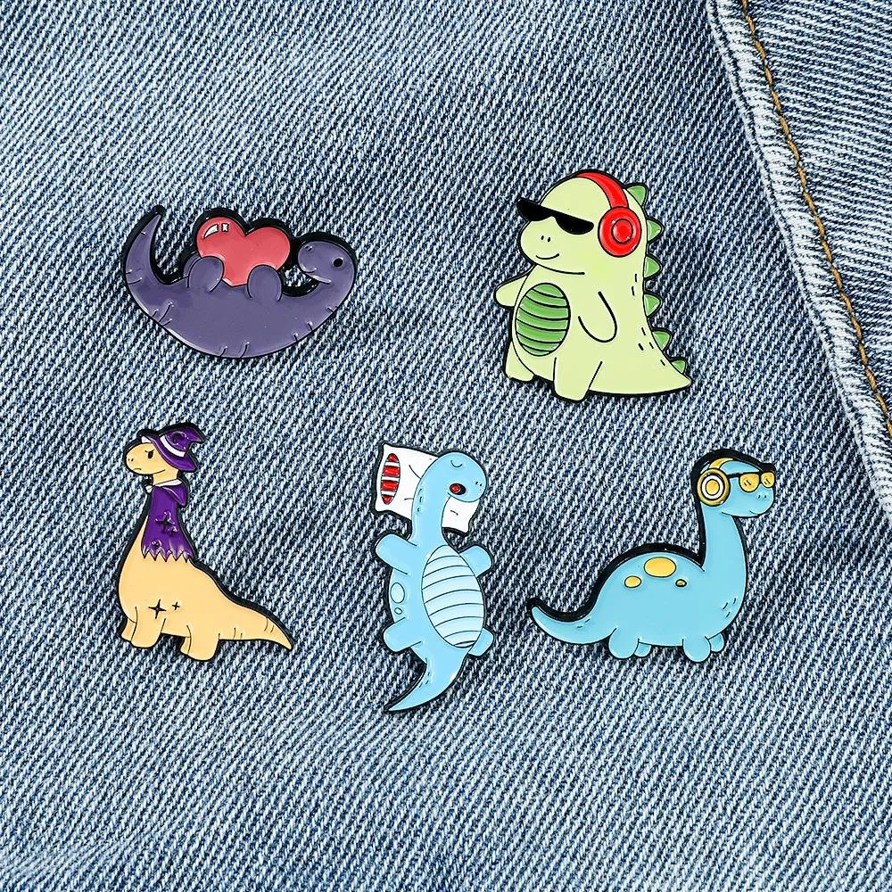 Little Dinosaur Metal Distrange Usando óculos de sol Ear fones de ouvido de dinossauro Broche Broche Broche Filmes de Anime Cute