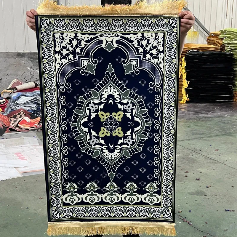Niepoślizgowy dywan flanelowy do modlitwy muzułmańskiej miękka przenośna modlitwa podróżna dywan klęcz Klęczenie Wybuchanie dywanów podłogowych Ramadan Dywan 240424