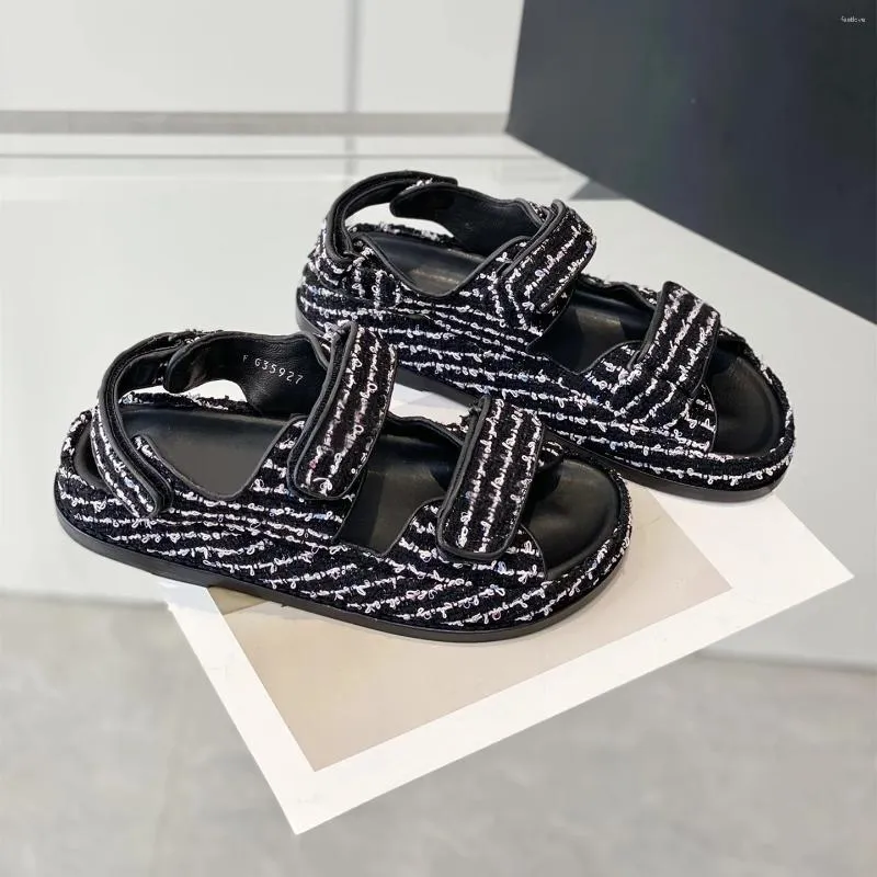 Sandals Chaussures pour femmes Généhes en cuir de la plage Summer Loisure Flats mixtes Couleurs à crochet Loop Designer Zapatillas Mujer
