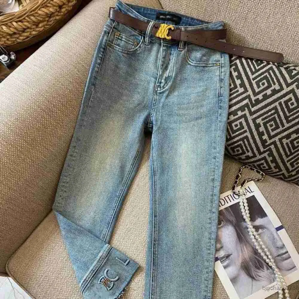 Plus-Größe Frauen Jeans Designer Hosen Fashion Metal Charm Letter Grafik neunviertel Denimhose Hoch taillierte locker-sitzende Hose mit geradem Bein