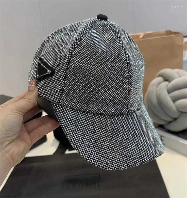 Ball Gaps Diseñador de moda Hat Dot Diamond Béisbol de béisbol y mujer Outfoor Outdoor Versátil protector solar U7266H