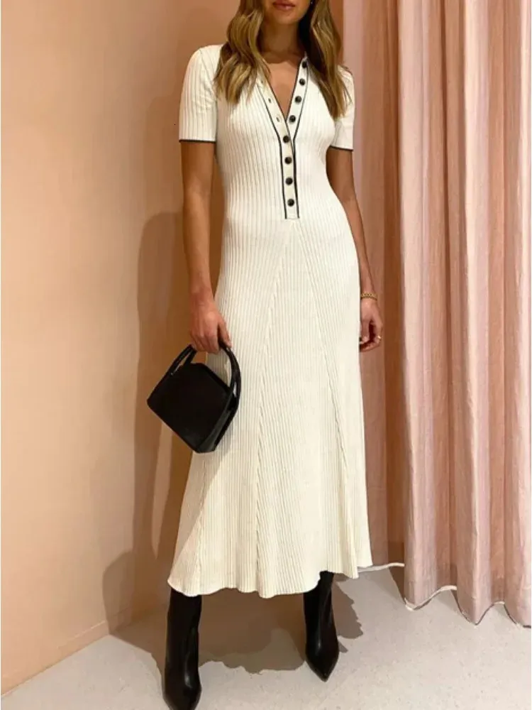 Taruxy Sticked Rib Slim Maxi Dresses For Women High midje Casual Loose Dress Womens Autumn Elegant Temperament Long Dress Femme 240319