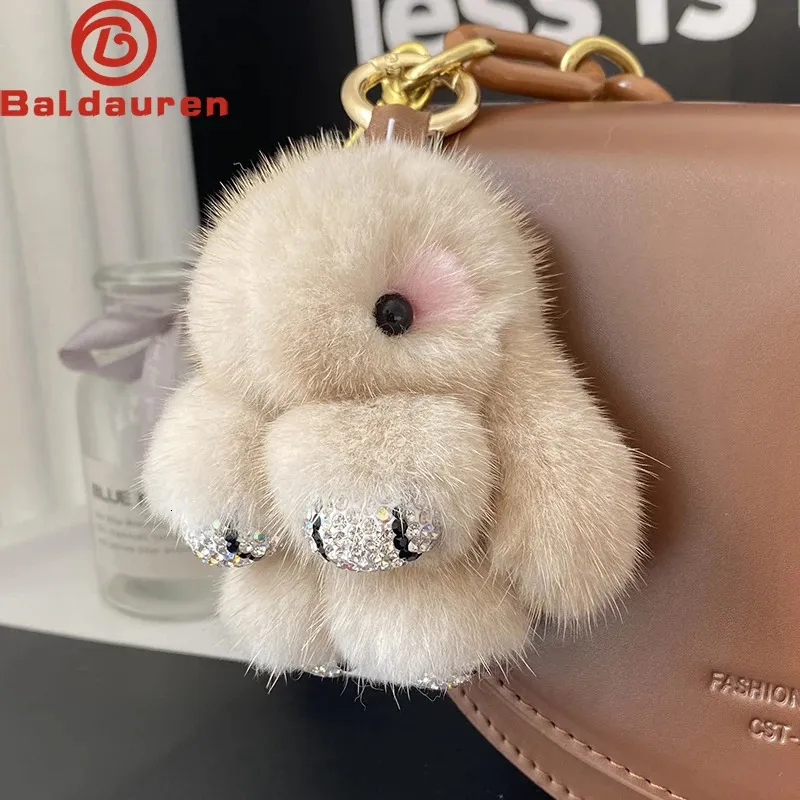 Luxury Big Mink Fur Bunny Pendant Bag smycken Nyckelkedja Plush Trumpet Söta kanin Barn Cid Cartoon Doll 240325
