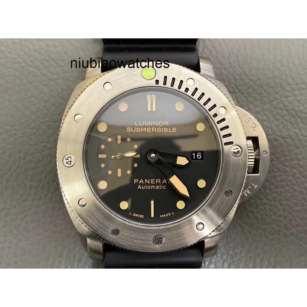 Achten Sie auf Männer Luxus -Männer Automatische mechanische Designer -Uhr Mirror Schweizer Bewegung Größe 47 mm importiert Gummi -Gurt Sport O01Q