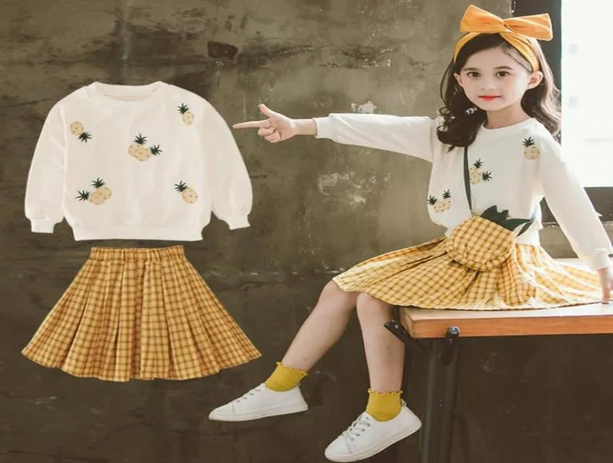 Automn Kids Girls Clothes Set Pineapple Match Sweater Plaid Ball Robe Robe 2pcs Sents de vêtements à manches longues4866403