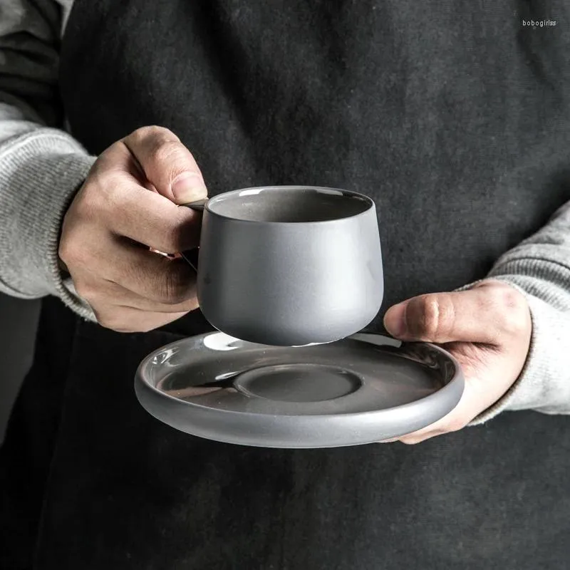 Fincan tabakları antowall Avrupa tarzı İskandinav seramik mat gri kahve kupa seti