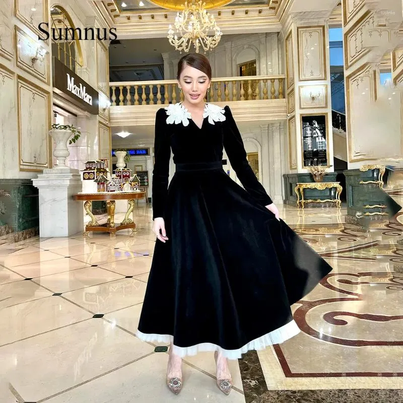 Party Dresses Sumnus Black A Line Elegant Evening White Handmade Appliques Full Sleeve Women Formal Gowns Velvet Long Prom