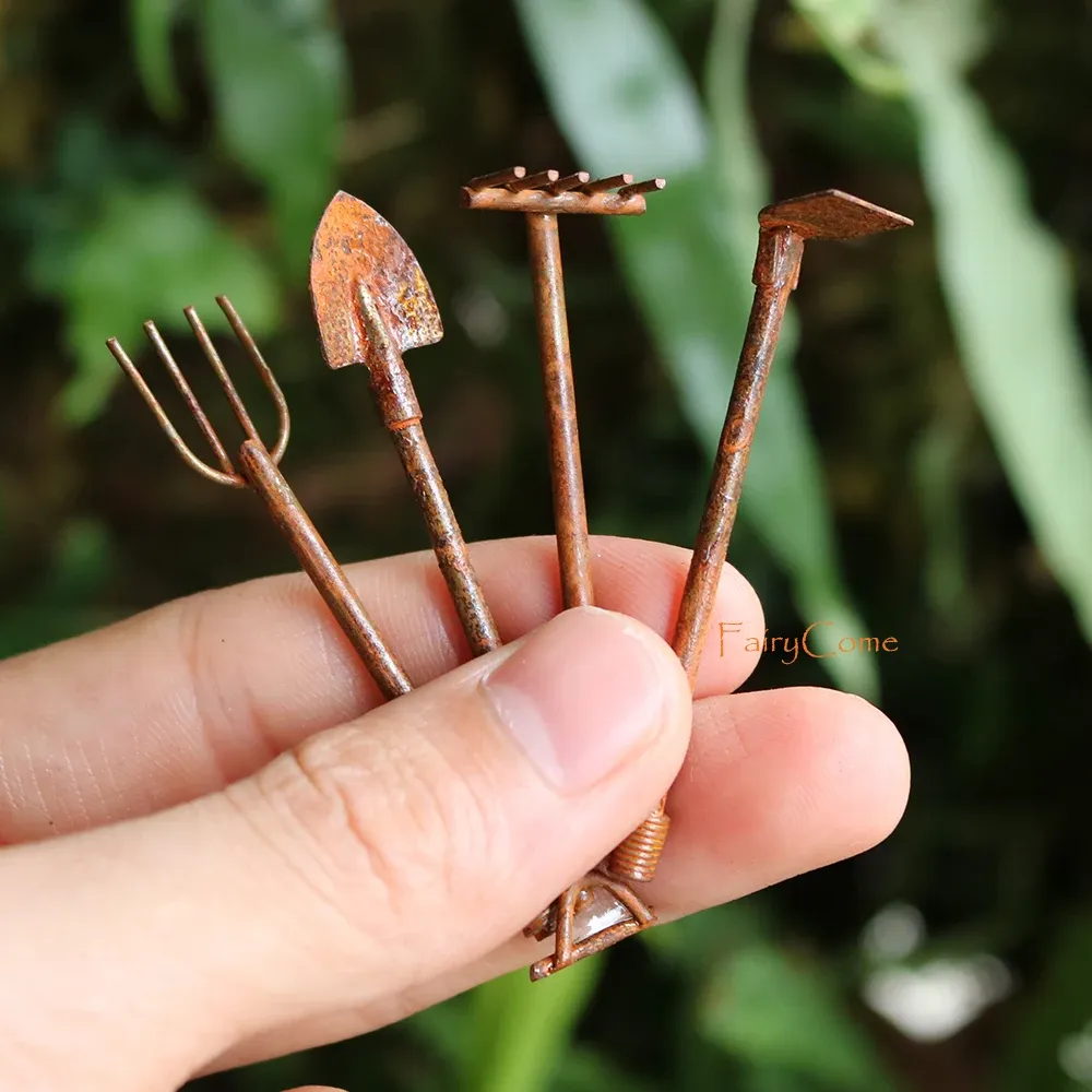 Atérinto de lápides 4pcs ferramentas de jardim miniaturas artesanato metal enferrujado pixies gnomos jardinagem de ferramentas enferrujadas acessórios de jardim de fada de fadas enfeites