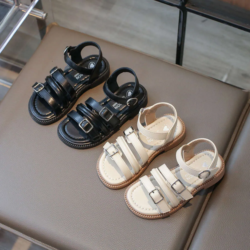 Zomer nieuw klein meisje open teen Koreaanse editie Romeinse sandalen voor meisjes zachte zool comfortabele en minimalistische strandschoenen trend